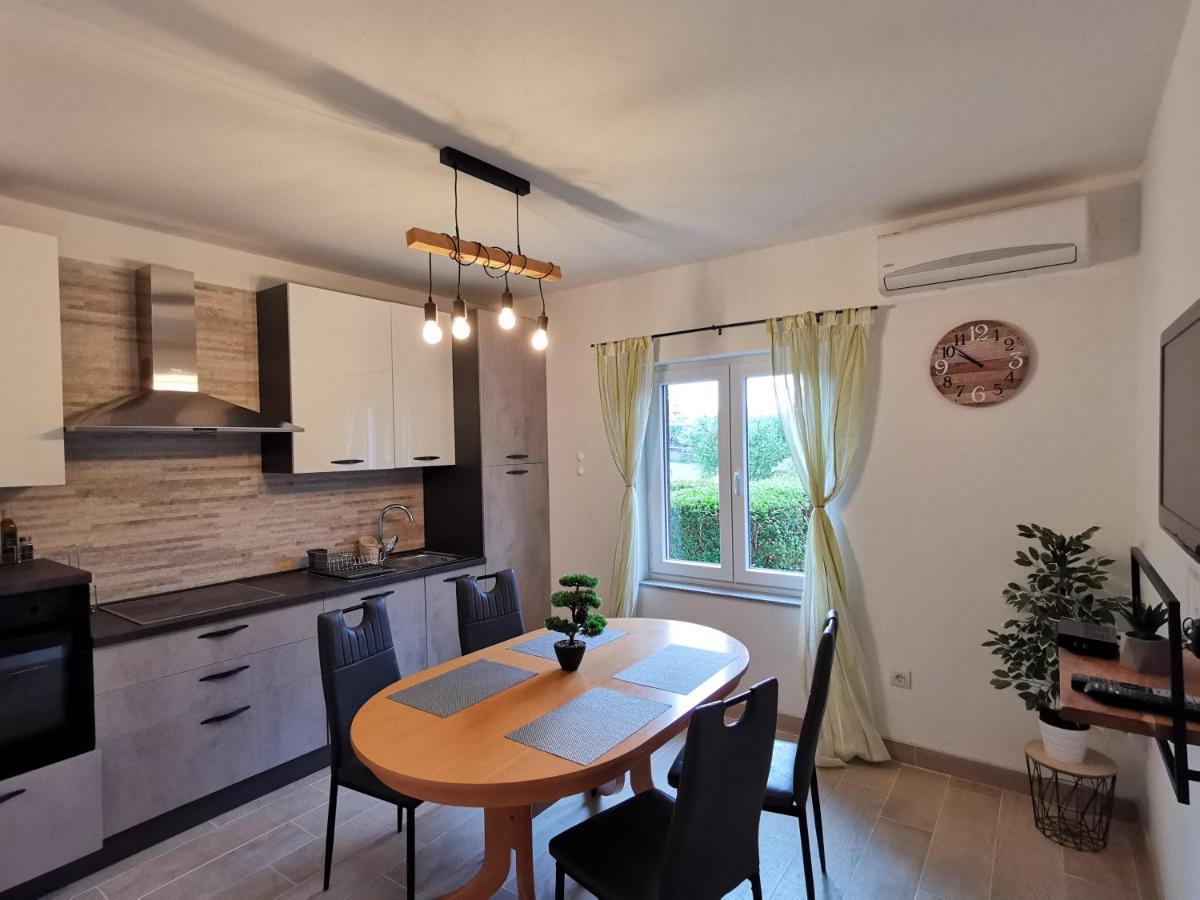 Apartments Jurandvor バスカ エクステリア 写真