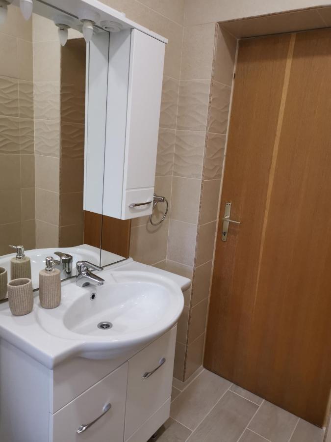 Apartments Jurandvor バスカ エクステリア 写真
