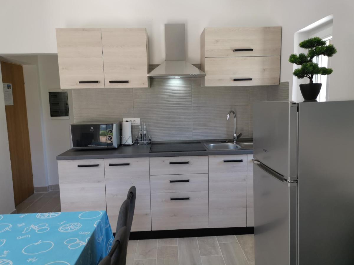 Apartments Jurandvor バスカ エクステリア 写真